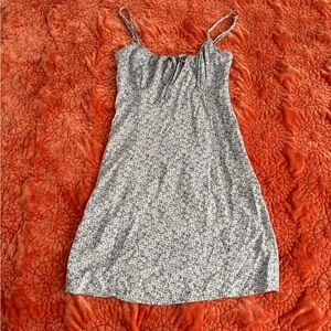 Brandy Melvillr Jennifer Dress